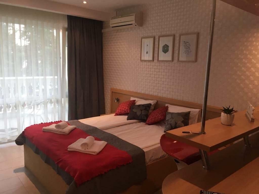דירות סאני ביץ' Miramar Palace -Apartament 211S מראה חיצוני תמונה
